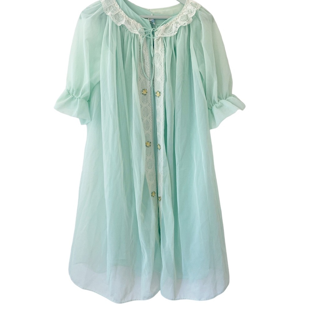 Vintage nylon nightgown and robe set mint green Size medium